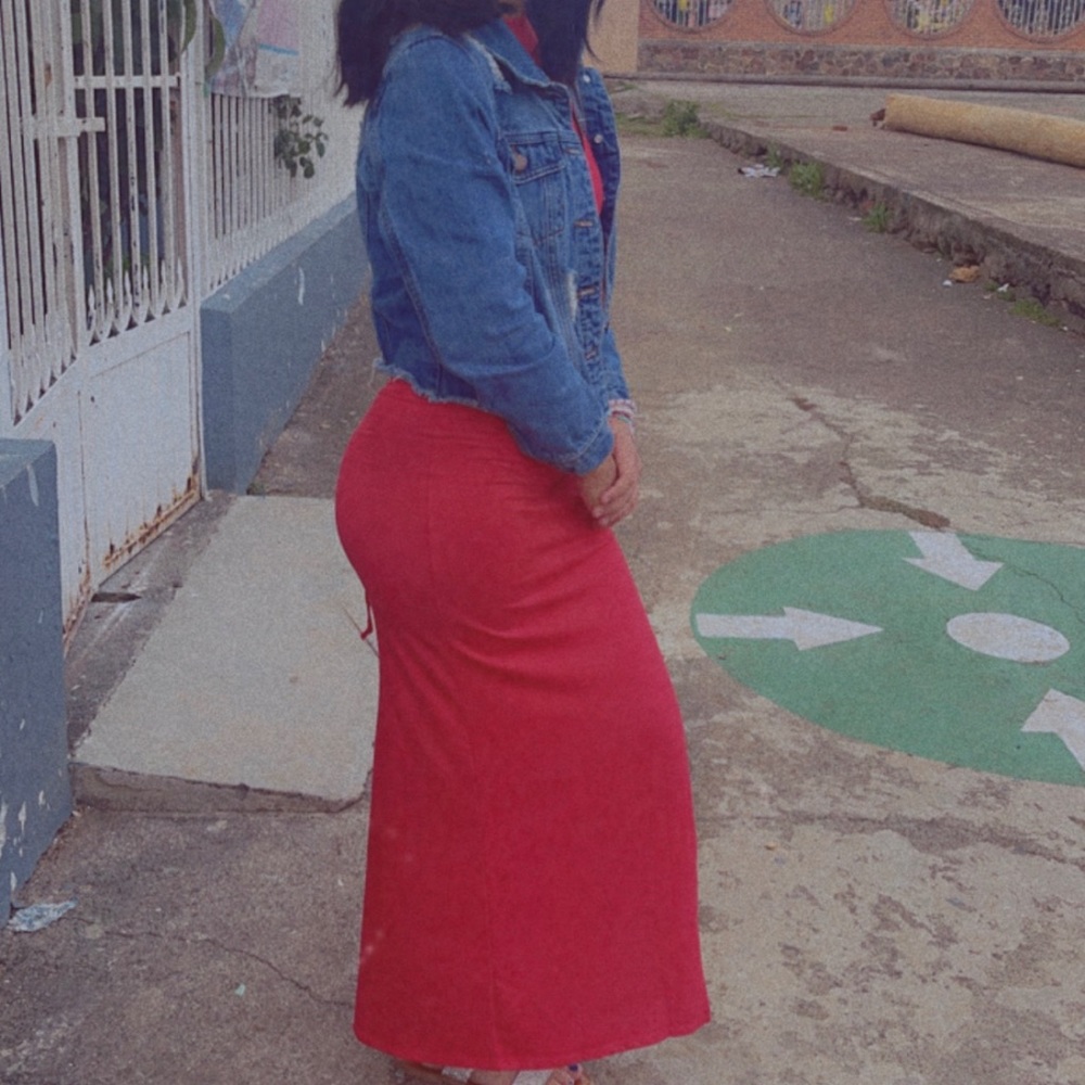 Size: small but can also fit as a medium and large